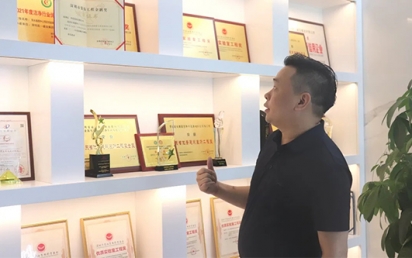 Ʒ��ʵ�� | �½𱦿Ƽ������ǻ������죬����������ʵ���Ҹ����¶�