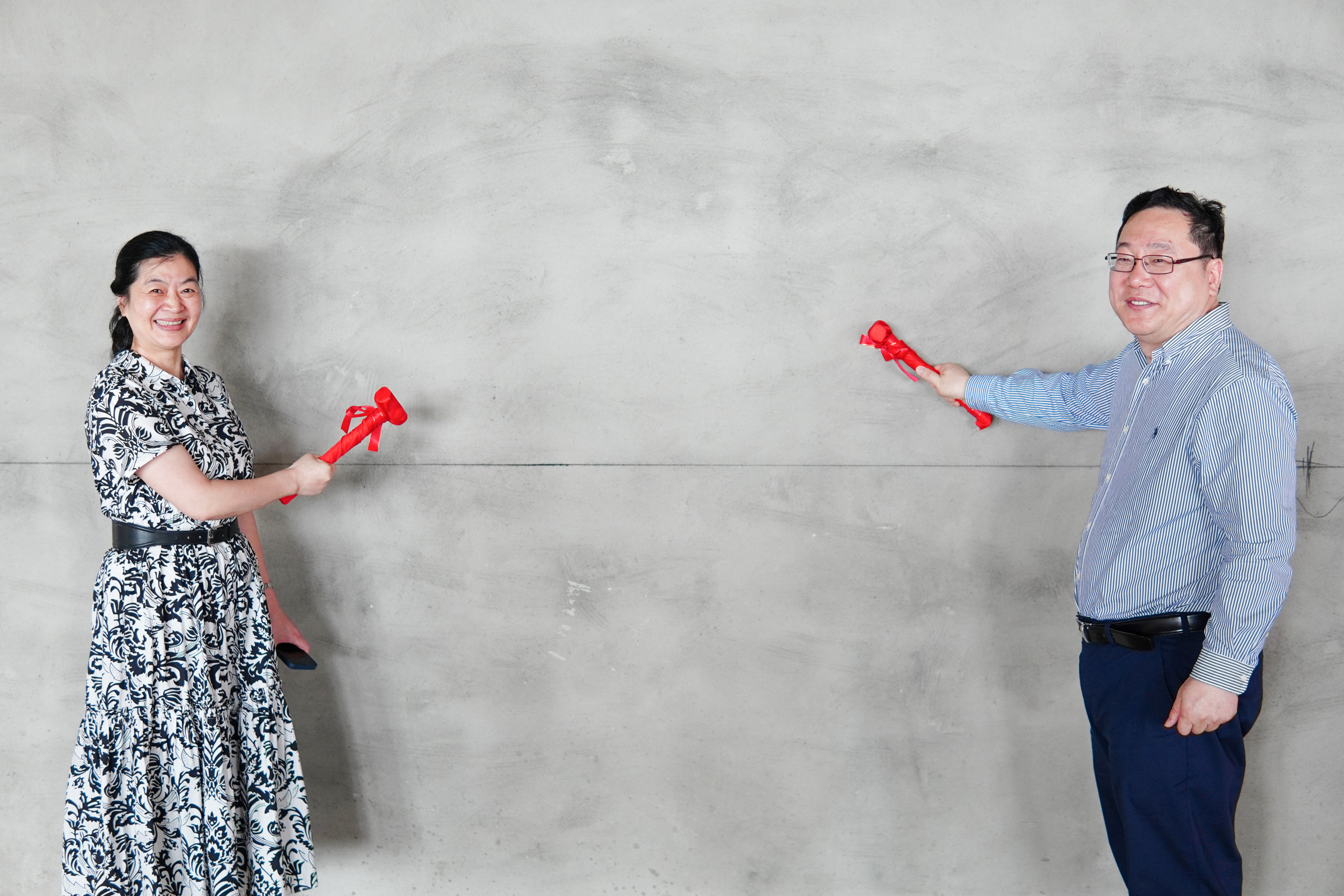 �½�(�й���)���޹�˾����