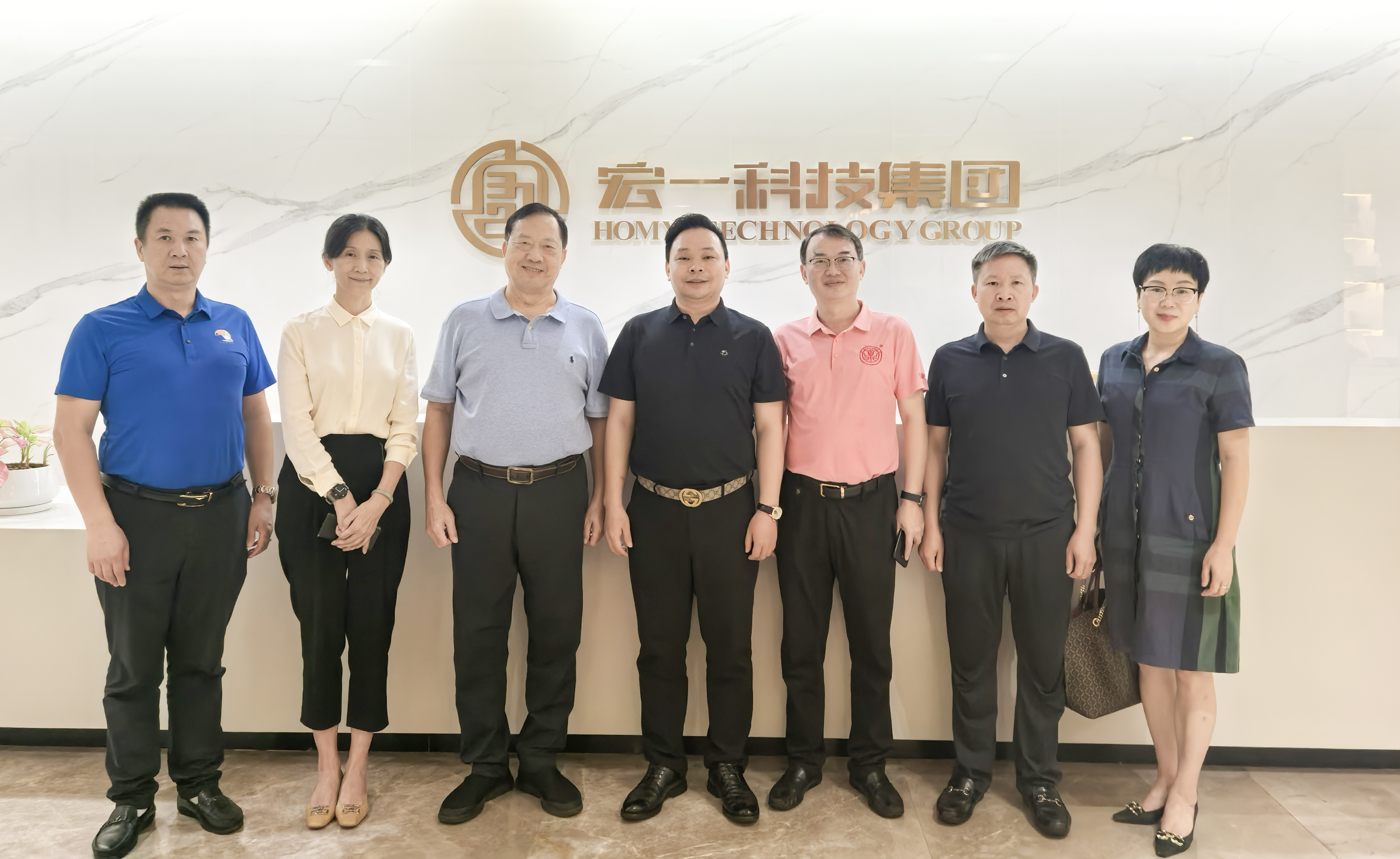 �½�(�й���)���޹�˾����